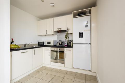 2 bedroom flat for sale, Peaberry Court, 87 Greyhound Hill, London, NW4