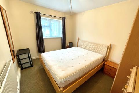 1 bedroom flat to rent, Rusham Road, Egham, Surrey, TW20