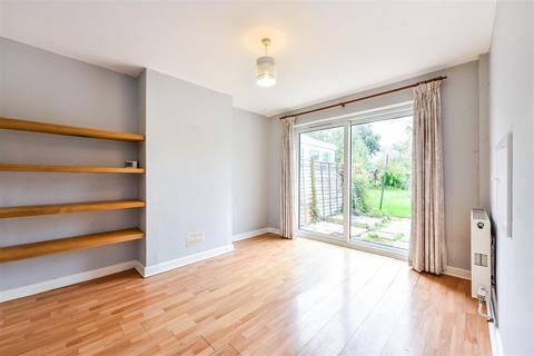 3 bedroom semi-detached house for sale, Deeside Avenue, Chichester