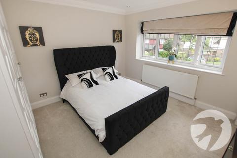 15 Rennets Close, London, SE9 2NQ