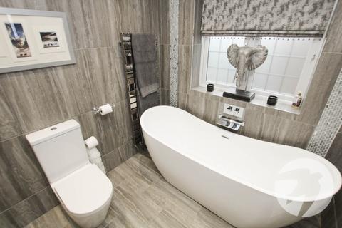 15 Rennets Close, London, SE9 2NQ