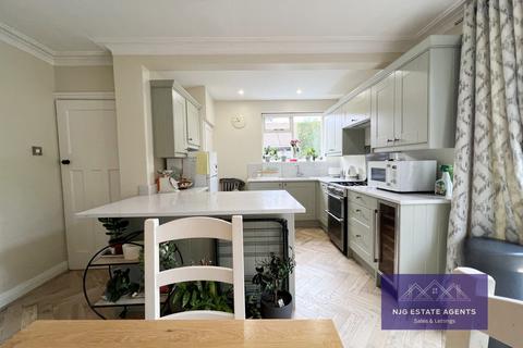 3 bedroom semi-detached house for sale, Leeds LS17