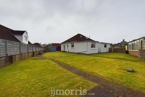 4 bedroom bungalow for sale, The Crescent, Narberth