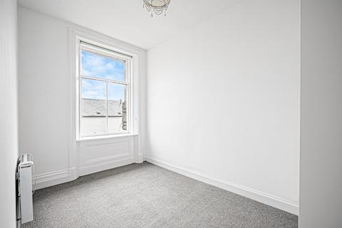 2 bedroom flat to rent, Mill Street, Alloa, Stirling, FK10 1DW