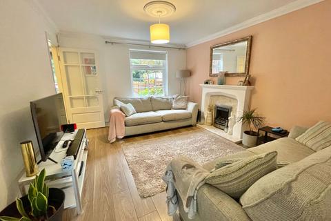 67 Cophams Close, Solihull, B92 9JJ