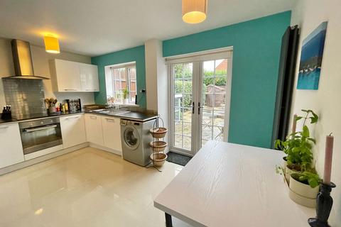 67 Cophams Close, Solihull, B92 9JJ