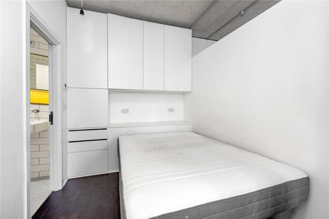 Studio to rent, Durnsford Road, London, SW19