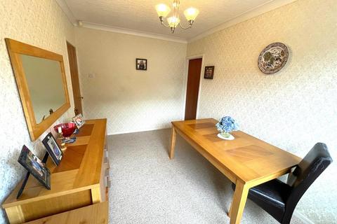 2 bedroom detached bungalow for sale, Beehive Green, Westhoughton, BL5 3HS