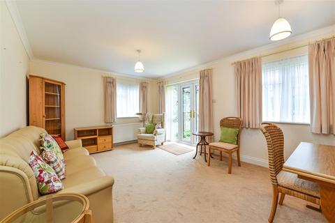 2 bedroom apartment for sale, Tudor Close, Chichester