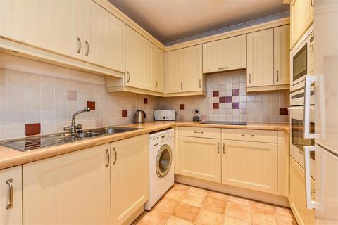 2 bedroom apartment for sale, Tudor Close, Chichester