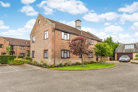 2 bedroom apartment for sale, Tudor Close, Chichester