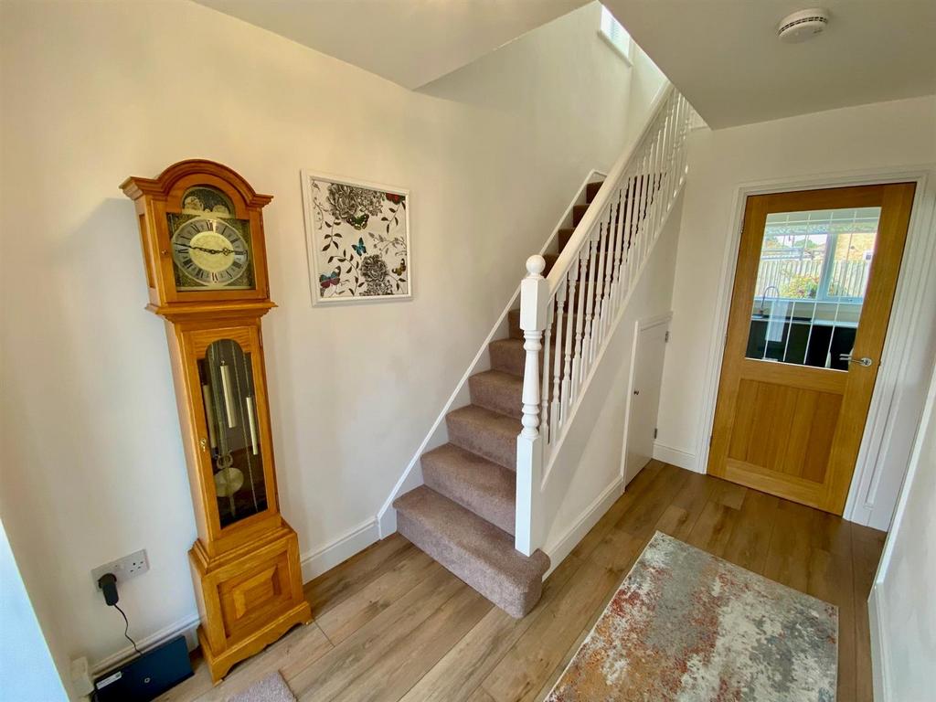 Beechwood Avenue, Mirfield 3 bed semidetached house for sale £300,000