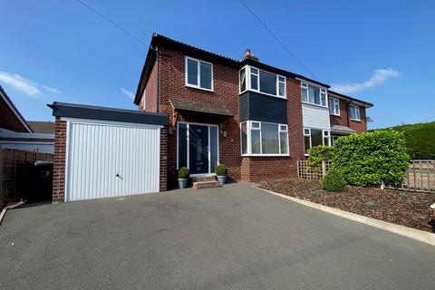 3 bedroom semi-detached house for sale, Beechwood Avenue, Mirfield