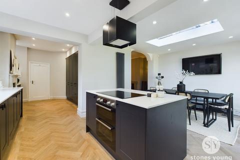 7 Valley Road, Wilpshire, Blackburn, BB1 9JJ