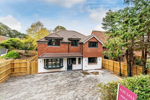 3 bedroom detached house for sale, REIGATE ROAD, SOUTH LEATHERHEAD, KT22