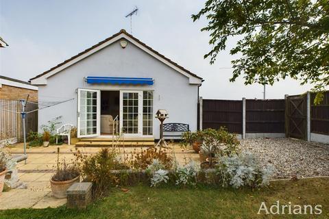 2 bedroom bungalow for sale, Attwoods Close, Chelmsford