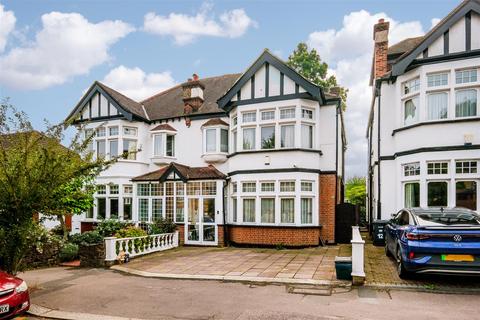 10 Glebelands Avenue, London, E18 2AB