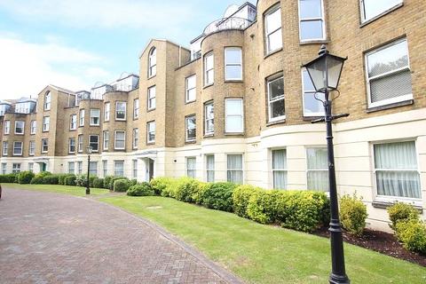 2 bedroom flat to rent, Beach Crescent, Littlehampton, West Sussex, BN17