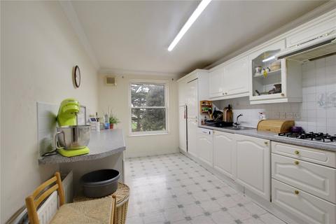 2 bedroom flat to rent, Beach Crescent, Littlehampton, West Sussex, BN17