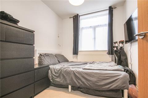 1 bedroom apartment for sale, Guildford Street, Surrey KT16