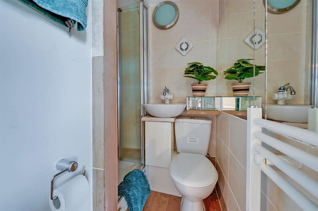 En suite shower room