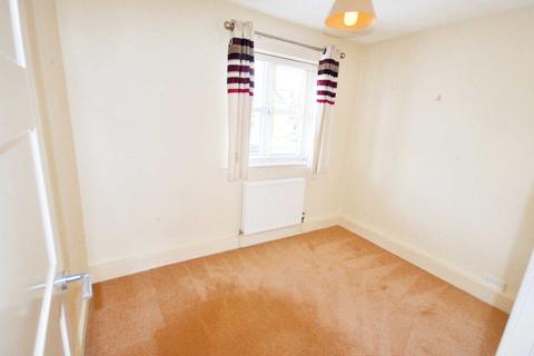 2 bedroom flat for sale, Stoneking Court, Marlborough, Wiltshire