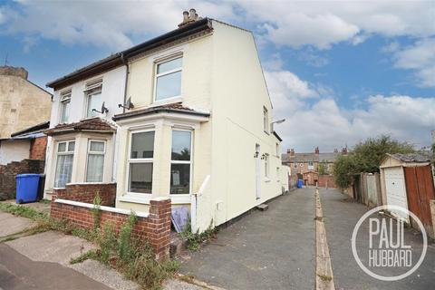 3 bedroom semi-detached house for sale, Richmond Road, Lowestoft, NR33