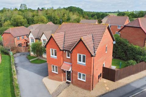 4 bedroom detached house for sale, Juniper Way, Bristol BS32