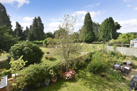 25a Dagden Road, Shalford, Guildford, GU4 8DD