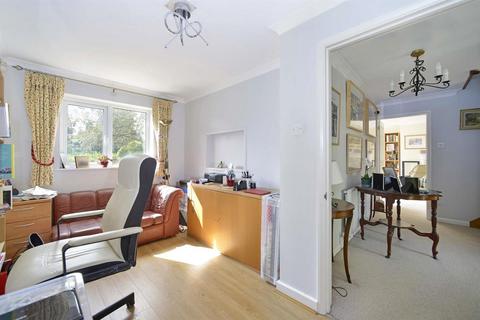 25a Dagden Road, Shalford, Guildford, GU4 8DD