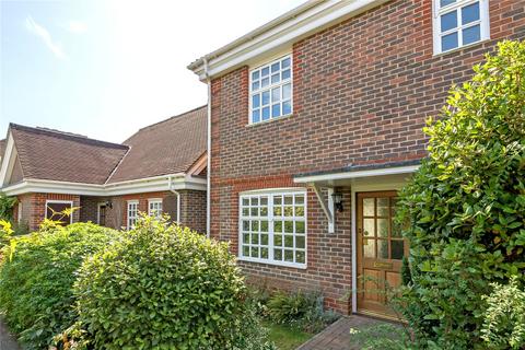 2 bedroom retirement property for sale, Priestland Gardens, Castle Village, Berkhamsted, Hertfordshire, HP4