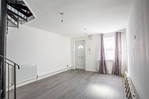 1 bedroom terraced house to rent, Elgar Close, Upton Park, London, E13