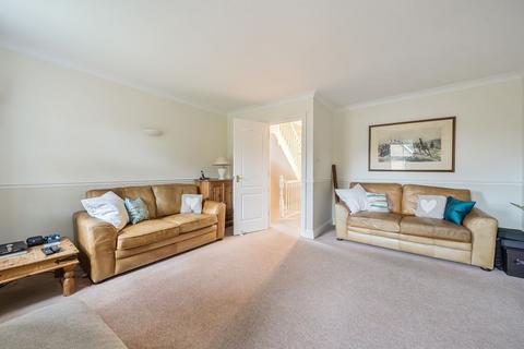 16 Bunce Drive, Caterham, CR3 5FF