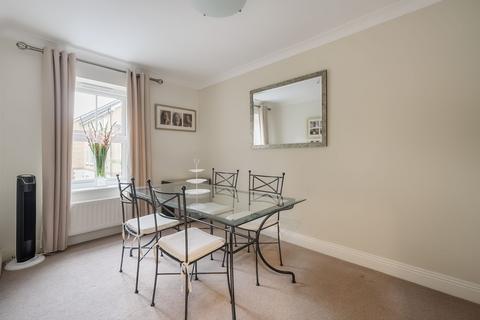 16 Bunce Drive, Caterham, CR3 5FF