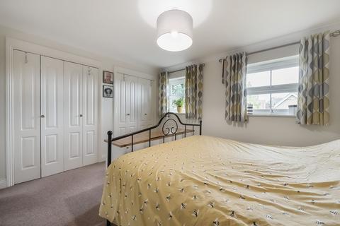16 Bunce Drive, Caterham, CR3 5FF