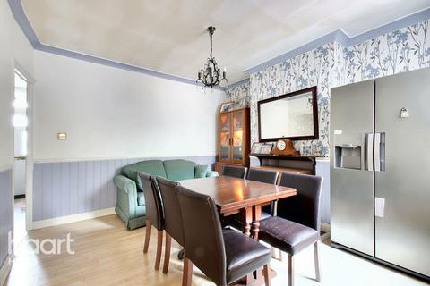 3 bedroom end of terrace house for sale, Angel Lane, Hayes