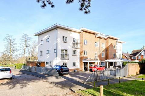 2 bedroom flat for sale, Lindfield Gardens, Guildford, GU1