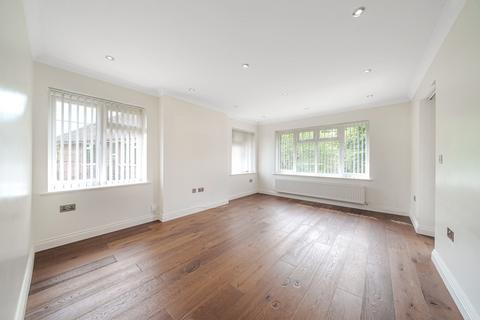 24 The Glen, Northwood, HA6 2UR