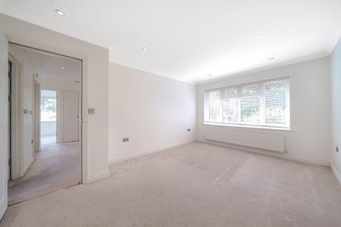 24 The Glen, Northwood, HA6 2UR