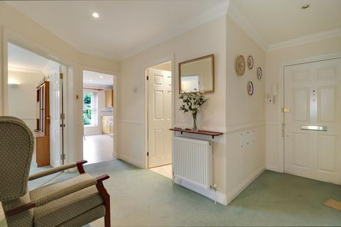 2 bedroom flat for sale, Foley Mews, Claygate, KT10