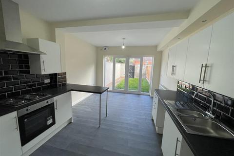 3 bedroom townhouse to rent, Norton Road, Pelsall