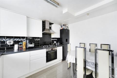 3 bedroom maisonette for sale, Ebenezer Mussel House, Patriot Square, London