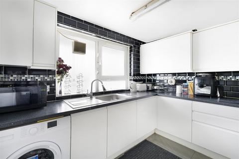 3 bedroom maisonette for sale, Ebenezer Mussel House, Patriot Square, London