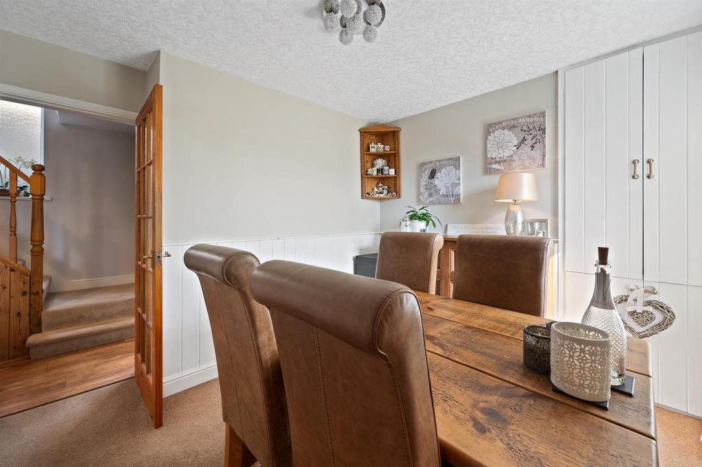Dining Room to hallway.jpg
