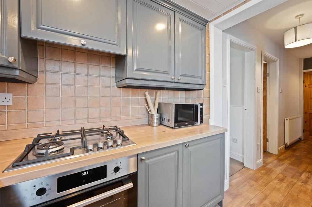 Kitchen - oven and hob.jpg