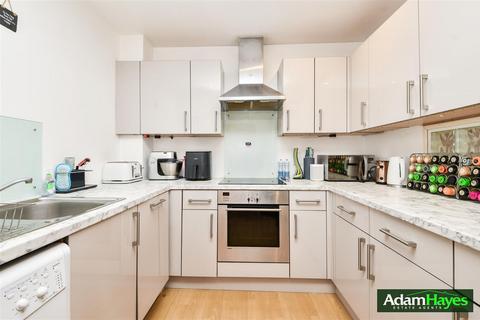 2 bedroom apartment for sale, Prospect Ring, London N2