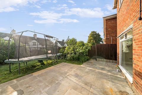 42 Seaford Close, Ruislip, HA4 7HN
