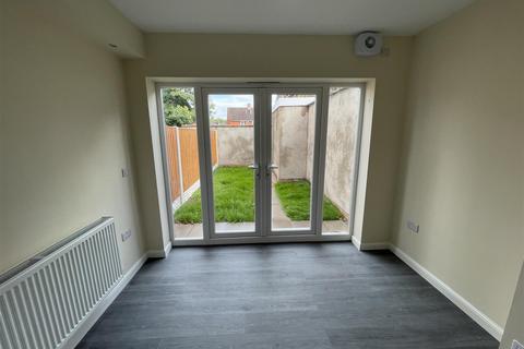 3 bedroom townhouse to rent, Norton Road, Pelsall