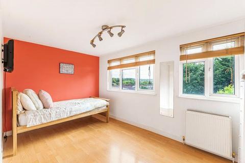 32 North Drive, Orpington, BR6 9PQ