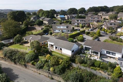 3 bedroom detached bungalow for sale, Furnbrook Gardens, Huddersfield